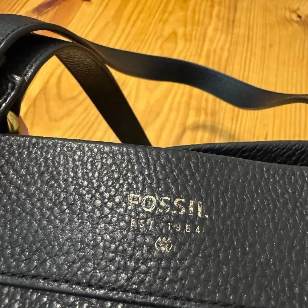 Fossil Issue No. 1984 Black Genuine Leather Satchel Purse Bag Messenger Bag